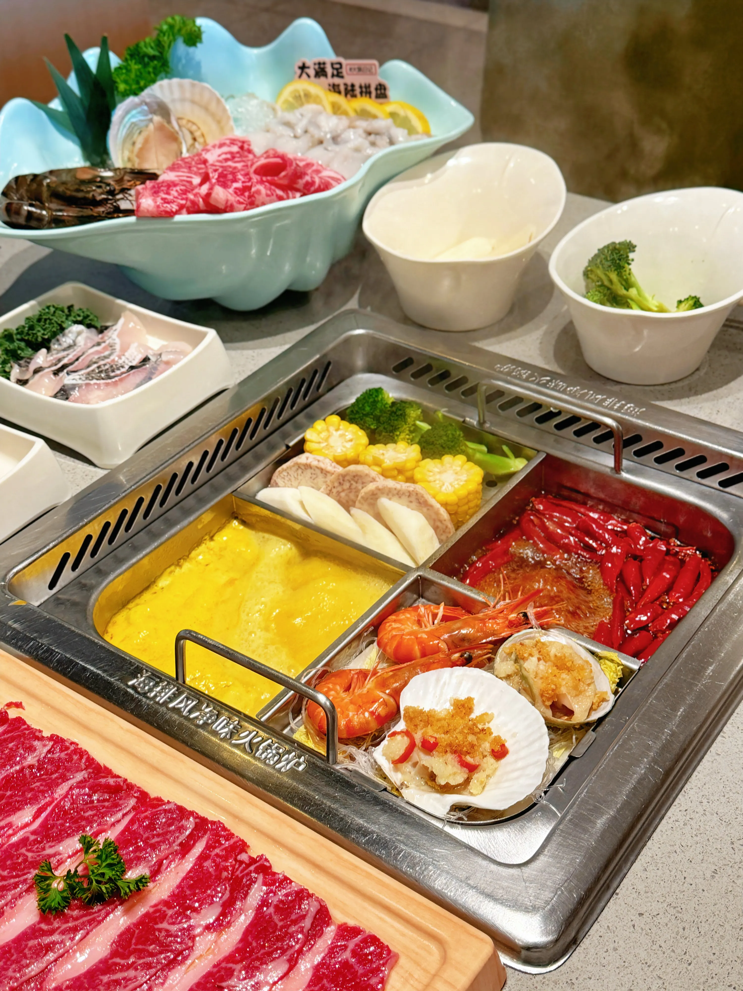 Image of meal deal [Haidilao Vancouver] Heart-warming Feast Set for 4