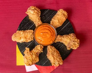 Hi Five Chicken East Broadway - Burger & Fried Chicken restaurant in Vancouver – fine dining dishes, interior photos, and ambiance.