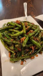 Grand Seasons Restaurant - Chinese restaurant in Coquitlam – fine dining dishes, interior photos, and ambiance.