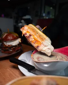 Deacon's Corner - North American restaurant in Vancouver – fine dining dishes, interior photos, and ambiance.