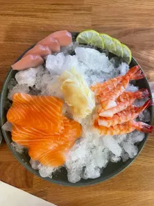 VanLove sushi & more - Japanese & Sushi restaurant in Downtown Vancouver – fine dining dishes, interior photos, and ambiance.