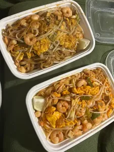 Papaya Hut Restaurant - Thai restaurant in Downtown Vancouver – fine dining dishes, interior photos, and ambiance.