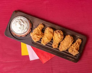 Hi Five Chicken East Broadway - Burger & Fried Chicken restaurant in Vancouver – fine dining dishes, interior photos, and ambiance.