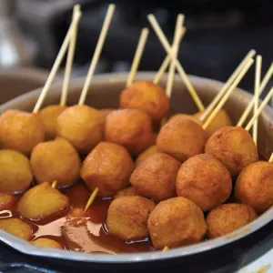 Picture of dish Curry Fish Balls at Hainan Kitchen