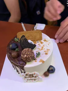 Daily Delicious - Dessert restaurant in Richmond – fine dining dishes, interior photos, and ambiance.