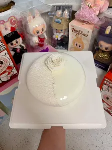 M.E Concept Cakes - Dessert restaurant in Vancouver – fine dining dishes, interior photos, and ambiance.