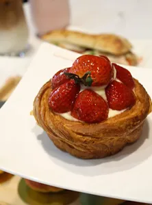 Le Belisse Café - Dessert restaurant in Downtown Vancouver – fine dining dishes, interior photos, and ambiance.