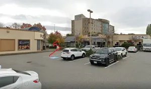 TRUES CLUB - KTV & Club restaurant in Richmond – fine dining dishes, interior photos, and ambiance.