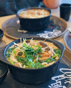 Xiang Yuan Qiao Yunnan Cross Bridge Rice Noodle Richmond - Chinese restaurant in Richmond – fine dining dishes, interior photos, and ambiance.