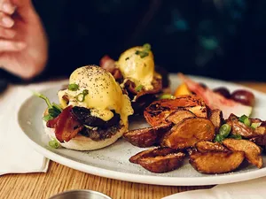 Yolks Broadway - North American restaurant in Vancouver – fine dining dishes, interior photos, and ambiance.