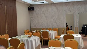 Haiyi Seafood Restaurant - Dim Sum restaurant in Vancouver – fine dining dishes, interior photos, and ambiance.