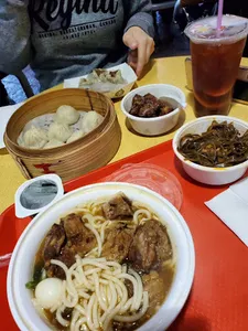 Shanghai Fortune Cuisine - Chinese restaurant in Burnaby – fine dining dishes, interior photos, and ambiance.