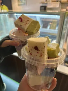 Pot O‘Yogurt - Dessert restaurant in Richmond – fine dining dishes, interior photos, and ambiance.