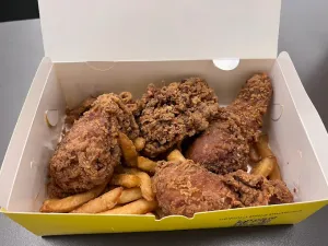 Chirpyhut Fried Chicken UBC - Burger & Fried Chicken restaurant in Vancouver – fine dining dishes, interior photos, and ambiance.