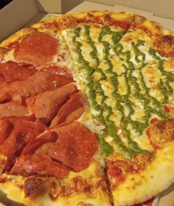 Did's Pizza - Pizza restaurant in Downtown Vancouver – fine dining dishes, interior photos, and ambiance.