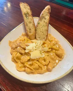 The Wolf and Hound - Brewery & Pubs restaurant in Vancouver – fine dining dishes, interior photos, and ambiance.