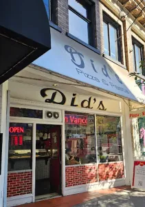 Did's Pizza - Pizza restaurant in Downtown Vancouver – fine dining dishes, interior photos, and ambiance.
