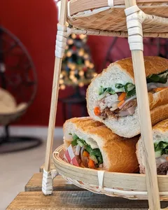 Saigon Bites Kingsway - South Asian restaurant in Burnaby – fine dining dishes, interior photos, and ambiance.