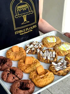 Edible Flours - Dessert restaurant in Vancouver – fine dining dishes, interior photos, and ambiance.