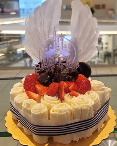 I.ce Queen - Dessert restaurant in Richmond – fine dining dishes, interior photos, and ambiance.