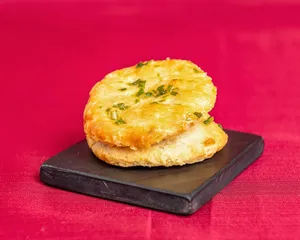 Hi Five Chicken East Broadway - Burger & Fried Chicken restaurant in Vancouver – fine dining dishes, interior photos, and ambiance.