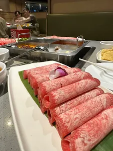 Haidilao Hotpot West Broadway Hot Pot restaurant in Vancouver – fine dining dishes, interior photos, and ambiance.