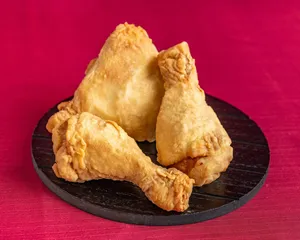 HiFive Chicken Marine Dr - Burger & Fried Chicken restaurant in Vancouver – fine dining dishes, interior photos, and ambiance.