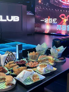 TRUES CLUB - KTV & Club restaurant in Richmond – fine dining dishes, interior photos, and ambiance.