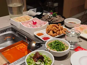 Review photo uploaded by AXu at Haidilao Hotpot West Broadway