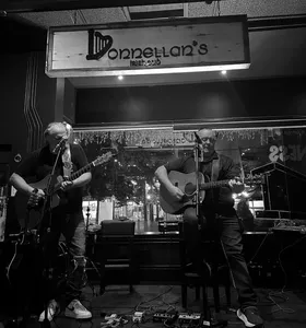 Donnellan’s Irish Pub - Irish restaurant in Downtown Vancouver – fine dining dishes, interior photos, and ambiance.