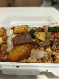 Famous wok - Chinese restaurant in Downtown Vancouver – fine dining dishes, interior photos, and ambiance.