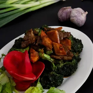 Ginger & Chili Restaurant - Chinese restaurant in Vancouver – fine dining dishes, interior photos, and ambiance.