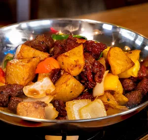 Picture of dish Tender Beef Steak Bites w. Potatoes at Happy Valley Hong Kong Cafe