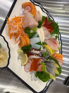 Big Bang Sushi - Japanese & Sushi restaurant in Downtown Vancouver – fine dining dishes, interior photos, and ambiance.