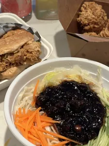 MaD Chicken SFU - Burger & Fried Chicken restaurant in Burnaby – fine dining dishes, interior photos, and ambiance.