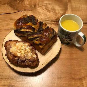 Daily Delicious - Dessert restaurant in Richmond – fine dining dishes, interior photos, and ambiance.