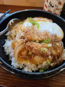 Kiku Sushi Downtown - Japanese & Sushi restaurant in Downtown Vancouver – fine dining dishes, interior photos, and ambiance.