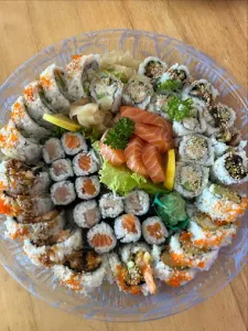 Big Bang Sushi - Japanese & Sushi restaurant in Downtown Vancouver – fine dining dishes, interior photos, and ambiance.