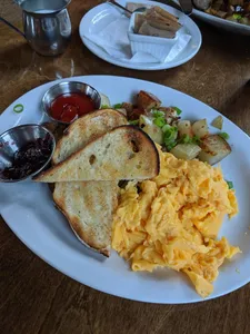 Alibi Room - North American restaurant in Downtown Vancouver – fine dining dishes, interior photos, and ambiance.