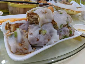 Grand Crystal Restaurant - Chinese restaurant in Burnaby – fine dining dishes, interior photos, and ambiance.