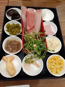 Yang’s Braised Chicken Rice Richmond - Chinese restaurant in Richmond – fine dining dishes, interior photos, and ambiance.