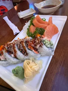 Big Bang Sushi - Japanese & Sushi restaurant in Downtown Vancouver – fine dining dishes, interior photos, and ambiance.