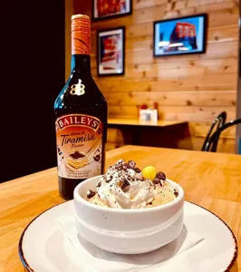 Deacon's Corner - North American restaurant in Vancouver – fine dining dishes, interior photos, and ambiance.