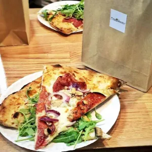 Pizza Garden Metrotown - Pizza restaurant in Burnaby – fine dining dishes, interior photos, and ambiance.