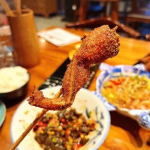 Kuan Zhai Road Kingsway BBQ House - Szechuan Spicy restaurant – fine dining dishes, interior photos, and ambiance.