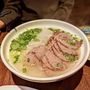 Dingding Restaurant - Chinese restaurant in Downtown Vancouver – fine dining dishes, interior photos, and ambiance.