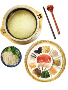 Picture of dish Signature Beef Broth Rice Noodles at Yunqueen Rice Noodles