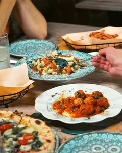 Pizza Garden Metrotown - Pizza restaurant in Burnaby – fine dining dishes, interior photos, and ambiance.