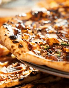 Pizza Garden Metrotown - Pizza restaurant in Burnaby – fine dining dishes, interior photos, and ambiance.