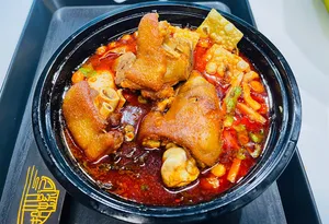 Snail Rice Noodle King Burnaby - Chinese restaurant in Burnaby – fine dining dishes, interior photos, and ambiance.